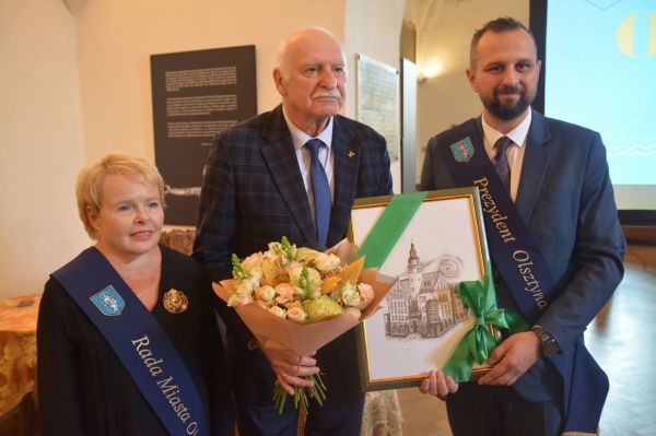 Poseł Paweł Papke o nadaniu Honorowego Obywatelstwa Olsztyna Mirosławowi Rybaczewskiemu – skuteczna interwencja i głos środowiska sportowego